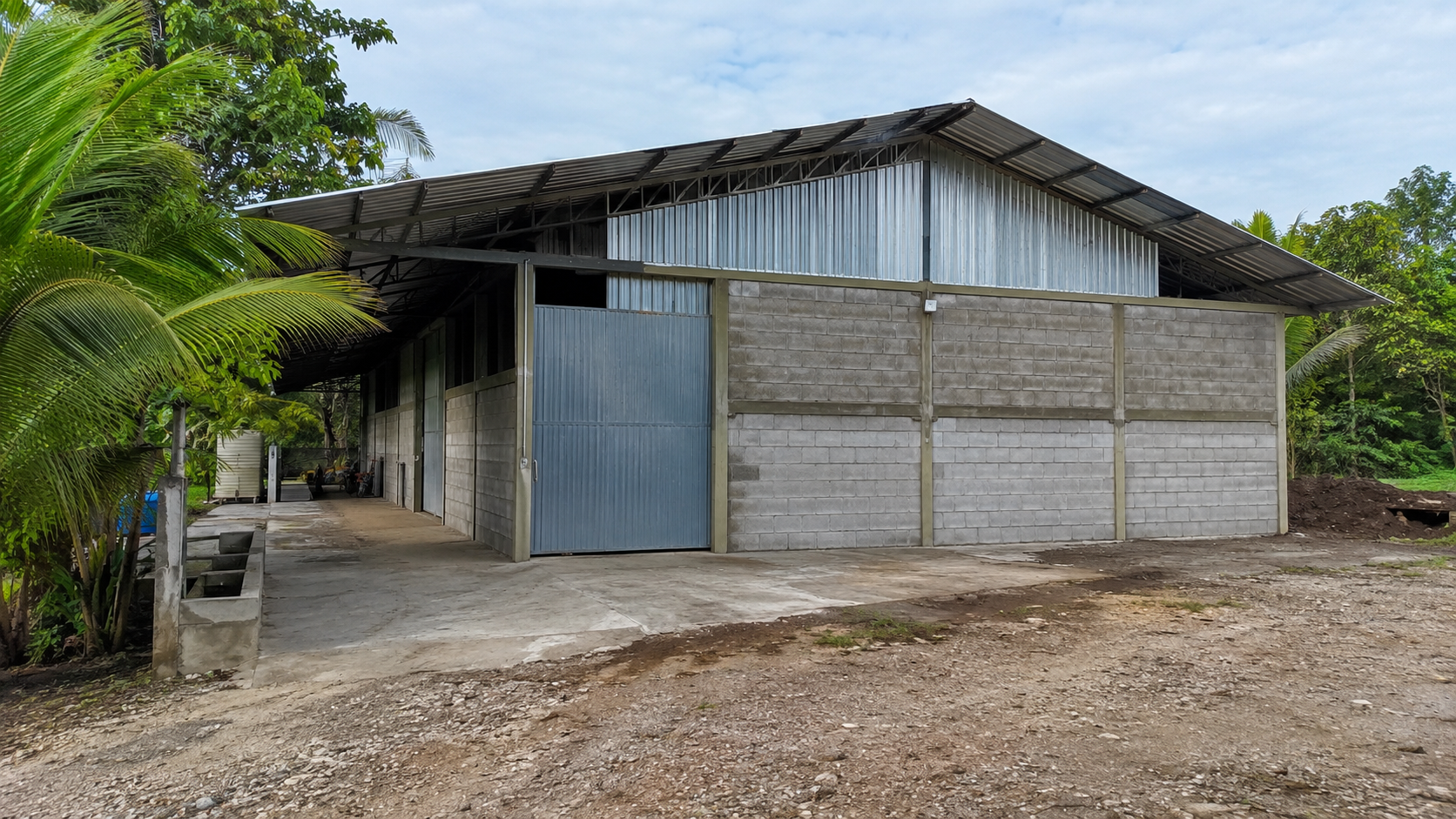 Bodega Pequeña Tipo Galpón en Flores